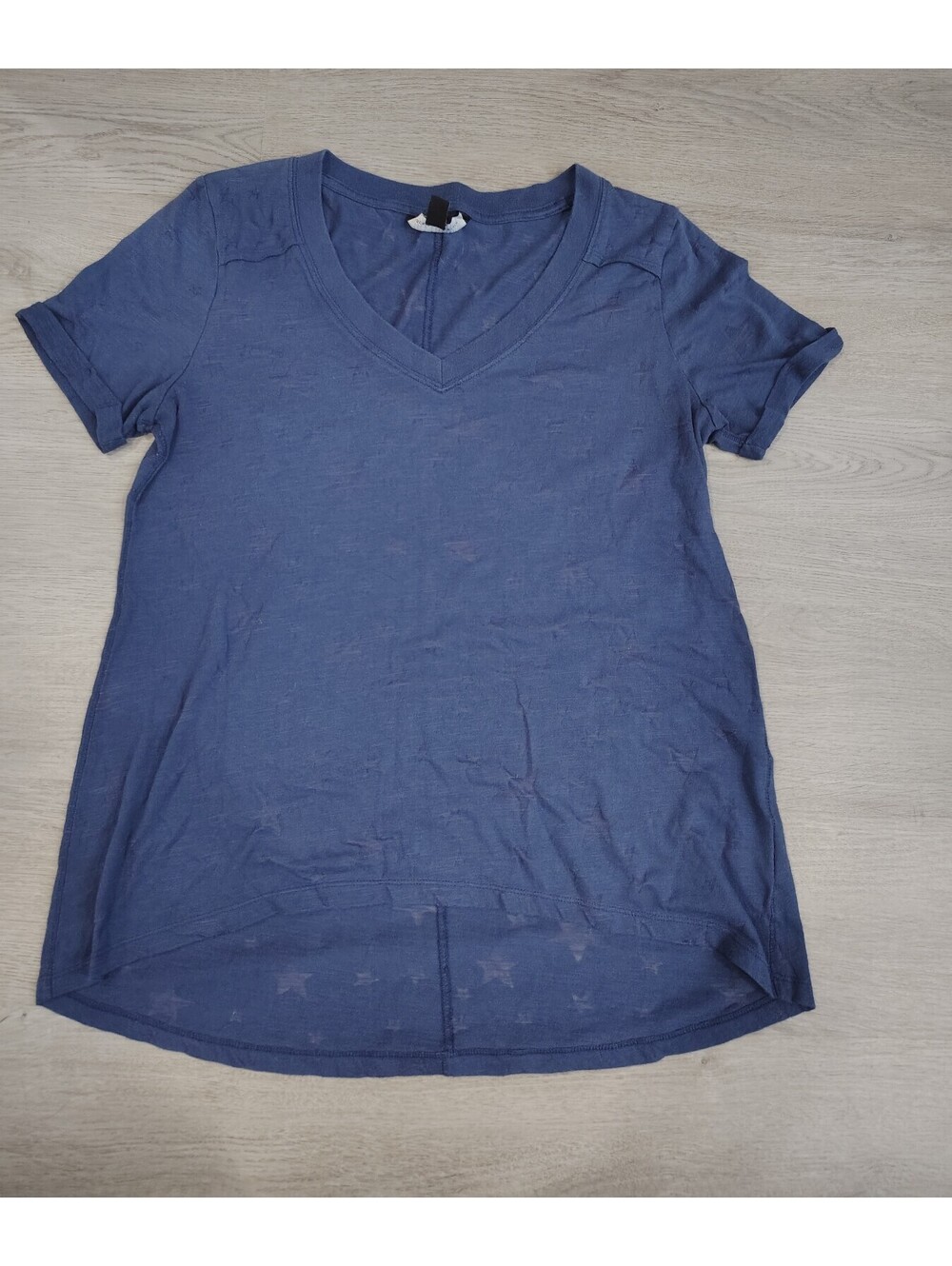 Rock and Republic star tee shirt. Size medium.